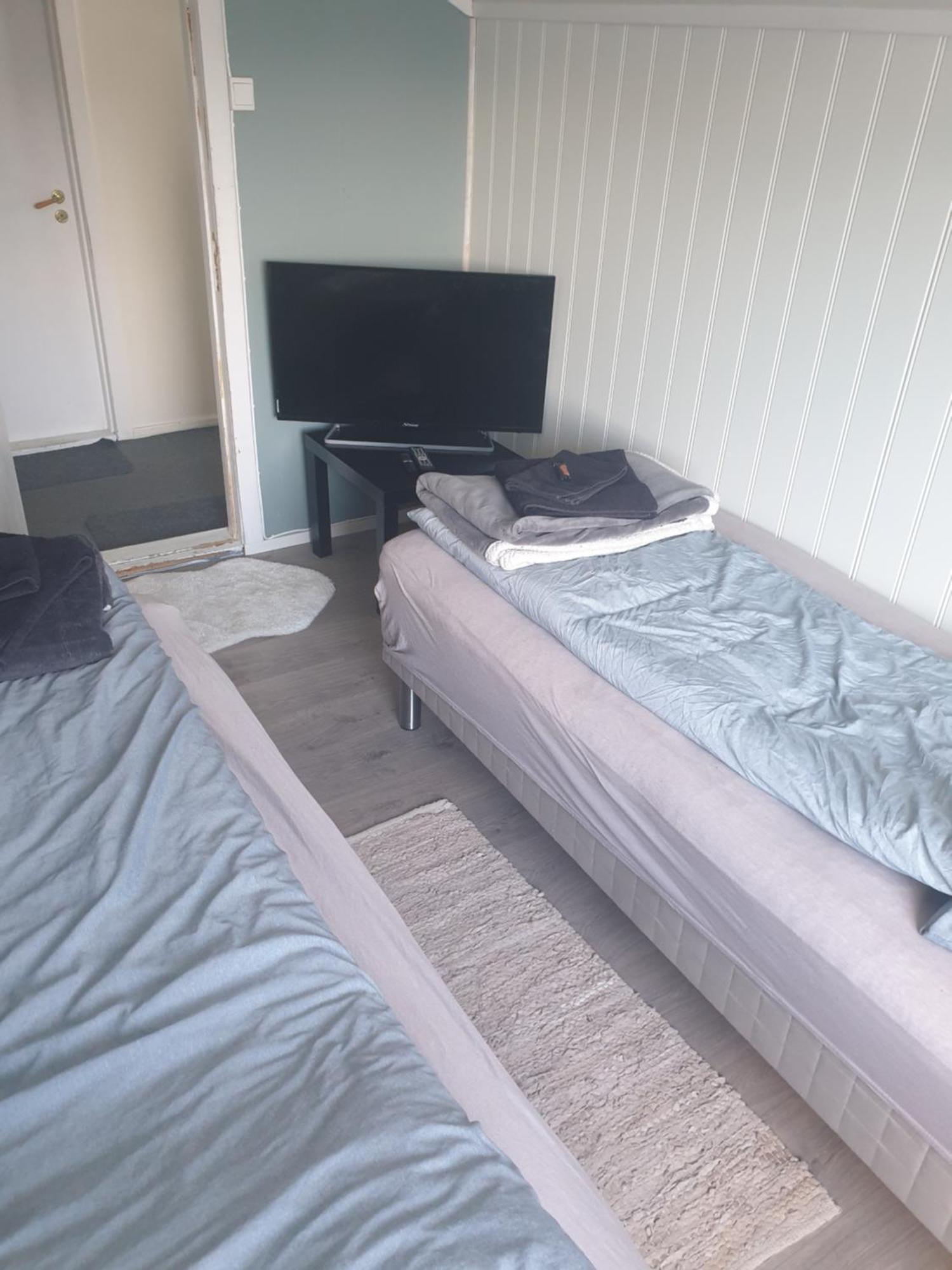 Holiday Rooms *