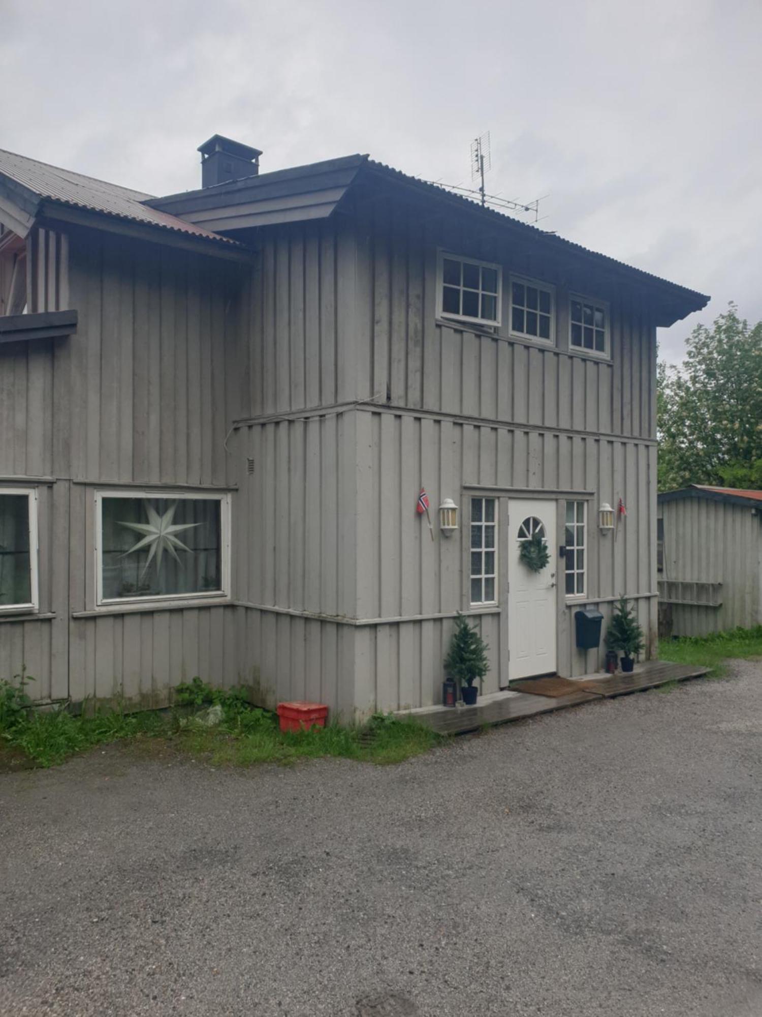 Homestay Holiday Rooms *